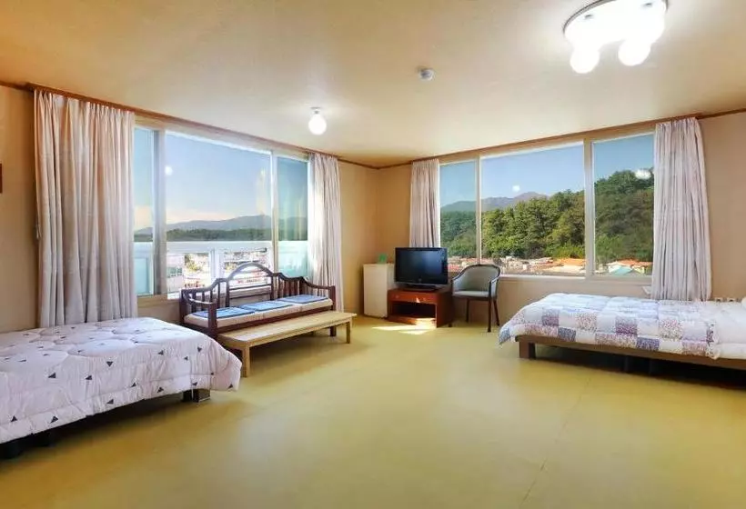 ホテル Naksan World Beach