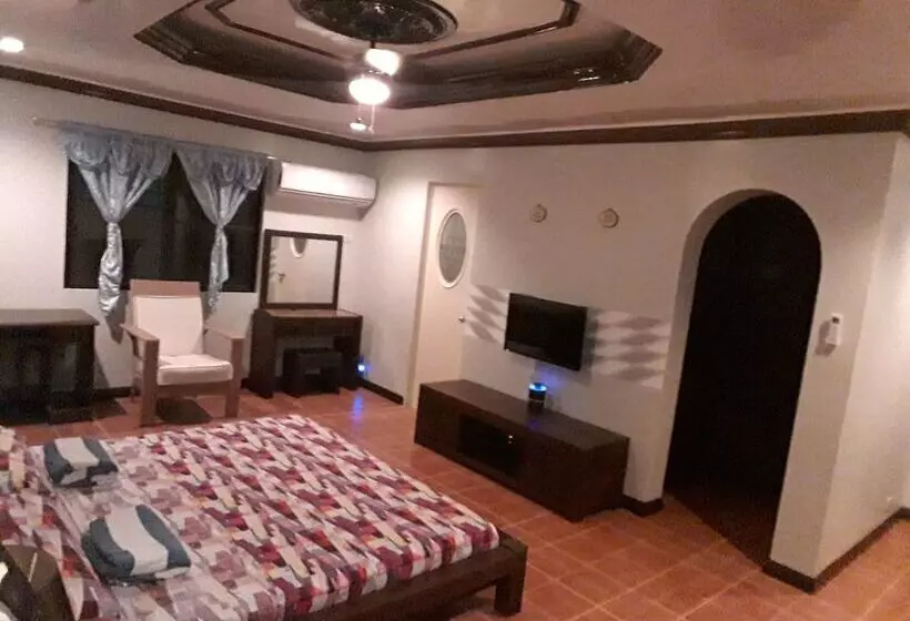 Kim Beatriz Compound