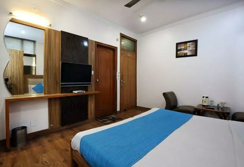 OYO 9230 Hotel Royal Brooks