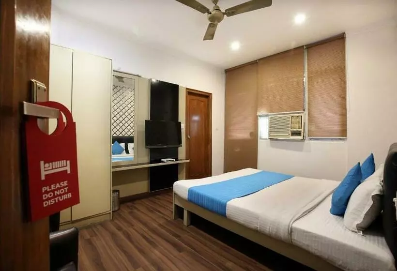 OYO 9230 Hotel Royal Brooks