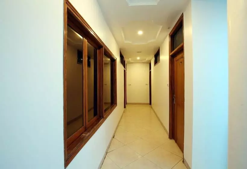 OYO 9230 Hotel Royal Brooks