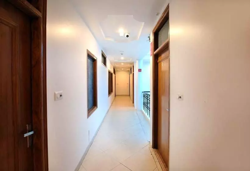 OYO 9230 Hotel Royal Brooks