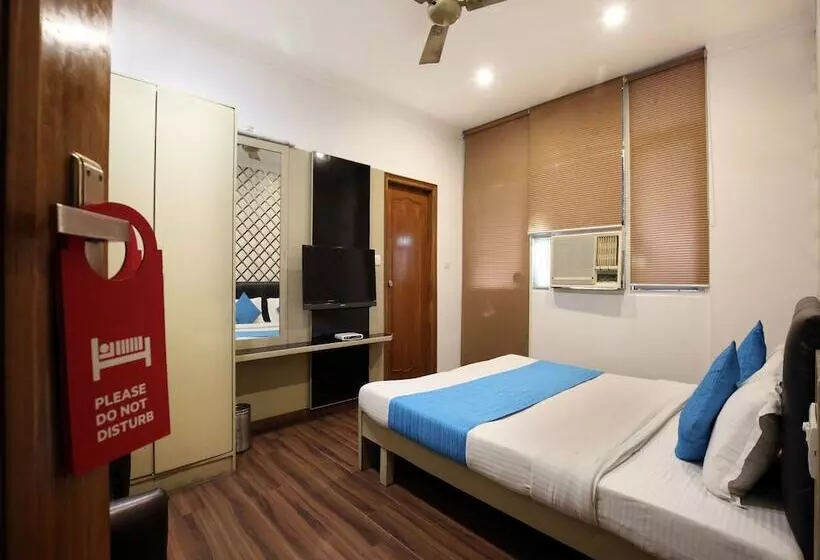 OYO 9230 Hotel Royal Brooks