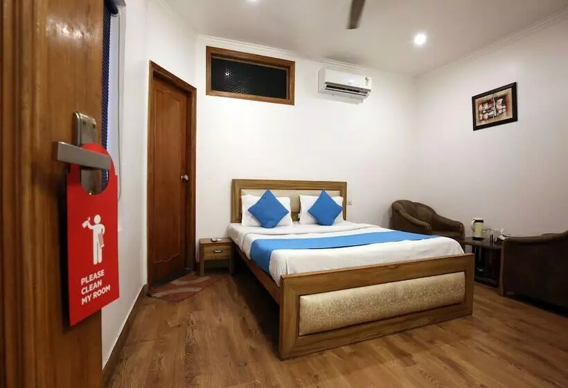 OYO 9230 Hotel Royal Brooks