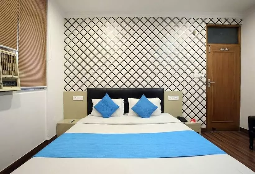 OYO 9230 Hotel Royal Brooks