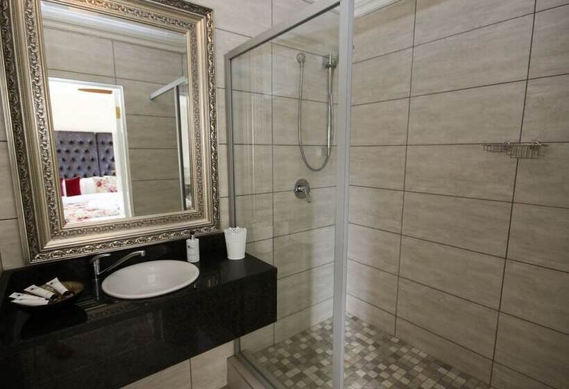 بنسيون Elephant Country Guest House