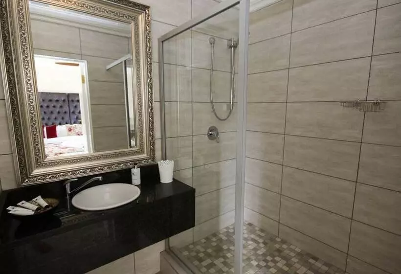 Majatalo Elephant Country Guest House