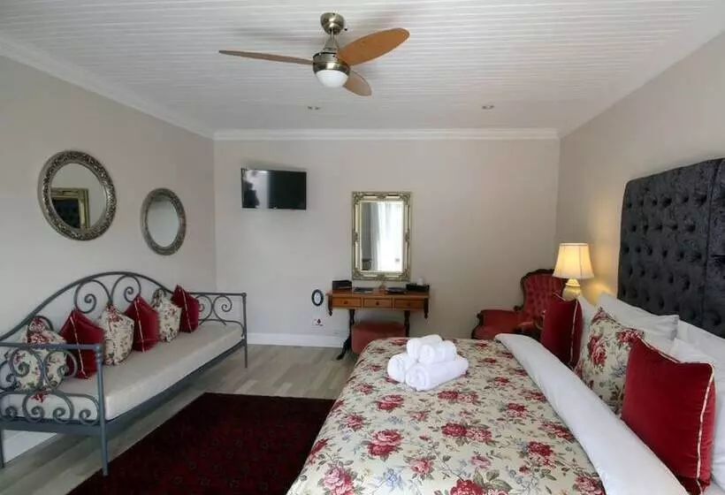 Majatalo Elephant Country Guest House