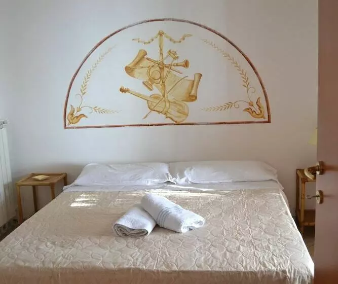 ペンション Holiday Time Sorrento