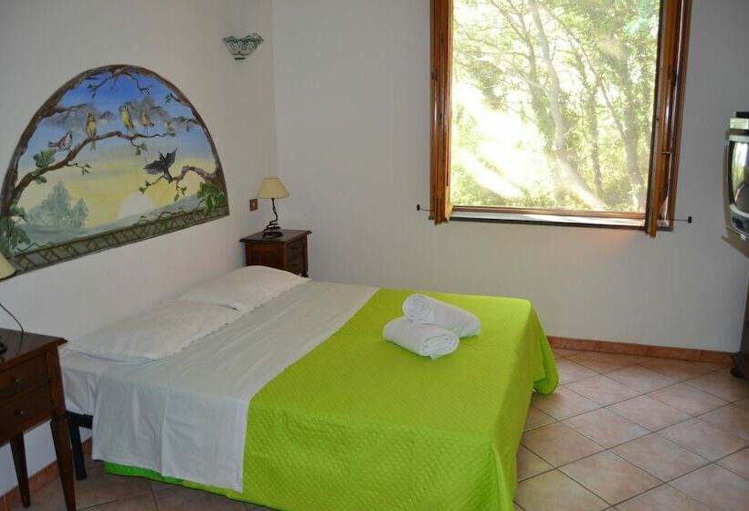 Пансион Holiday Time Sorrento