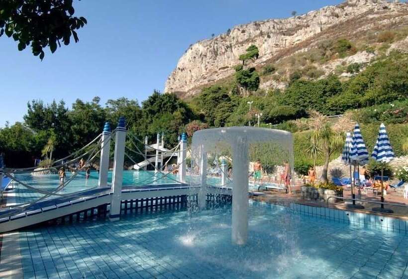 Пансион Holiday Time Sorrento