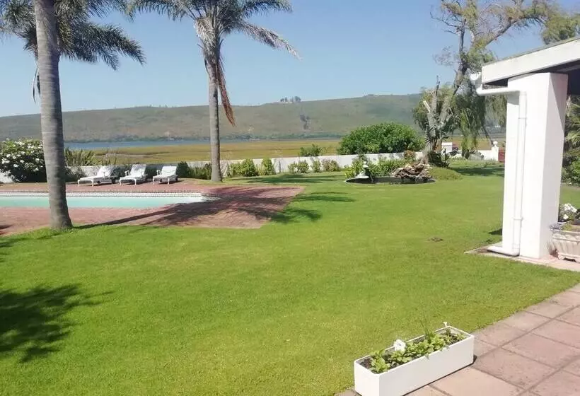 Aamiaismajoitus (B&B) Point Lodge
