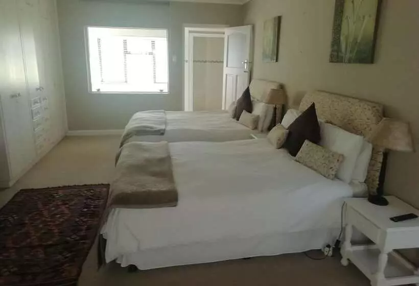 Aamiaismajoitus (B&B) Point Lodge