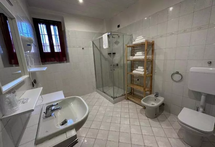 簡易ホテル Duca Di Tromello