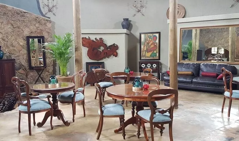 Hotelli Oluchi Lodge