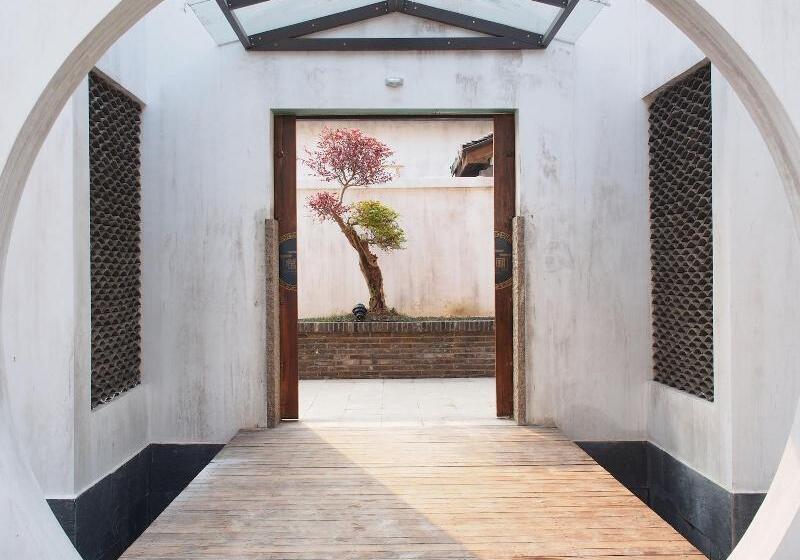 Floral Hotel · Yuexiang Inn Wuzhen