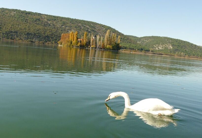 تختخواب و صبحانه Kalpic Suites & Villa