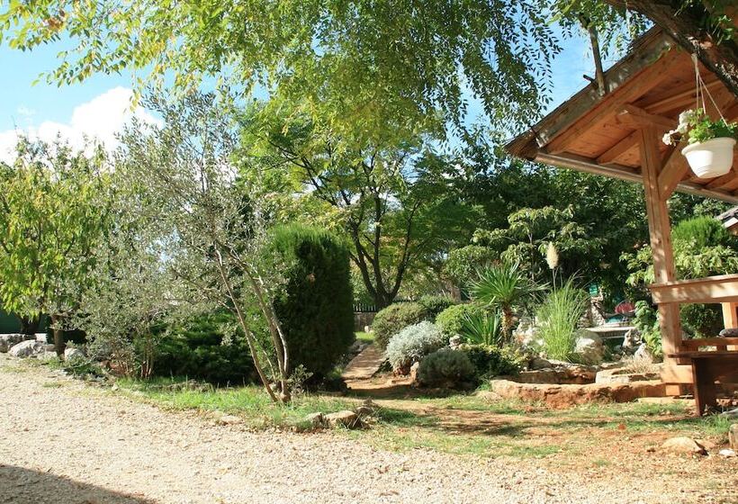 تختخواب و صبحانه Kalpic Suites & Villa