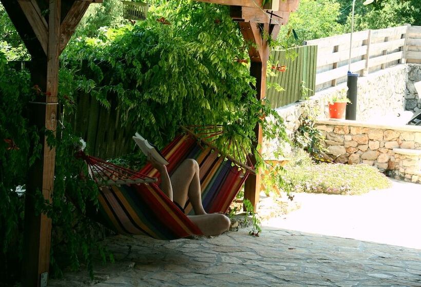 تختخواب و صبحانه Kalpic Suites & Villa