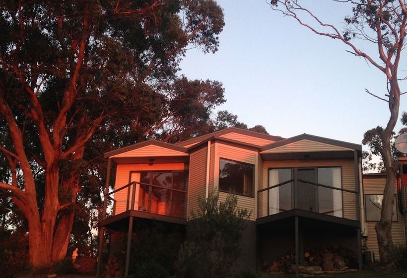 Отель Southern Anchorage Retreat