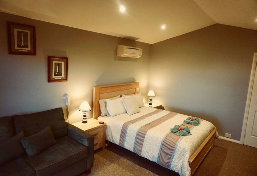 Отель Southern Anchorage Retreat