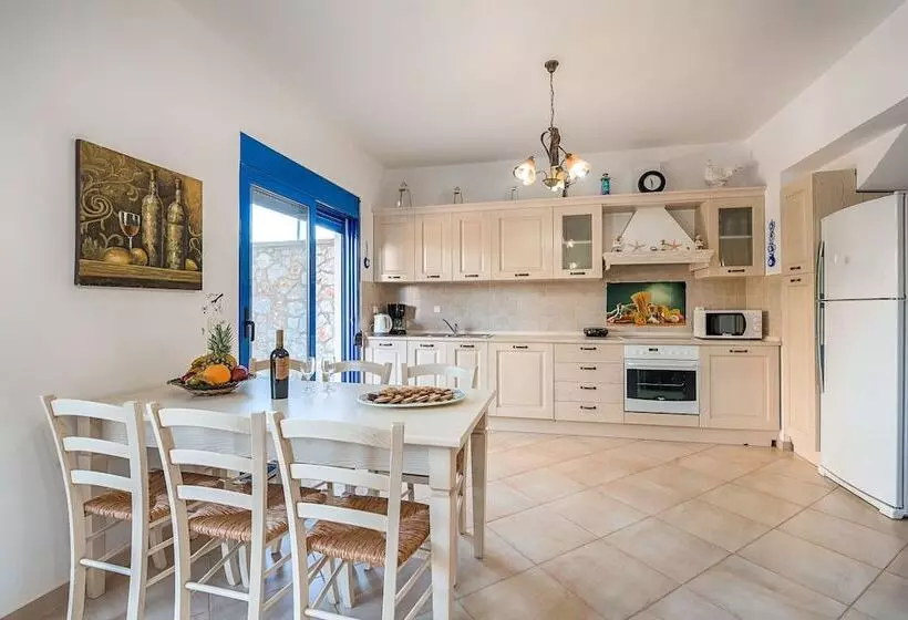 Maripaul Family Villa