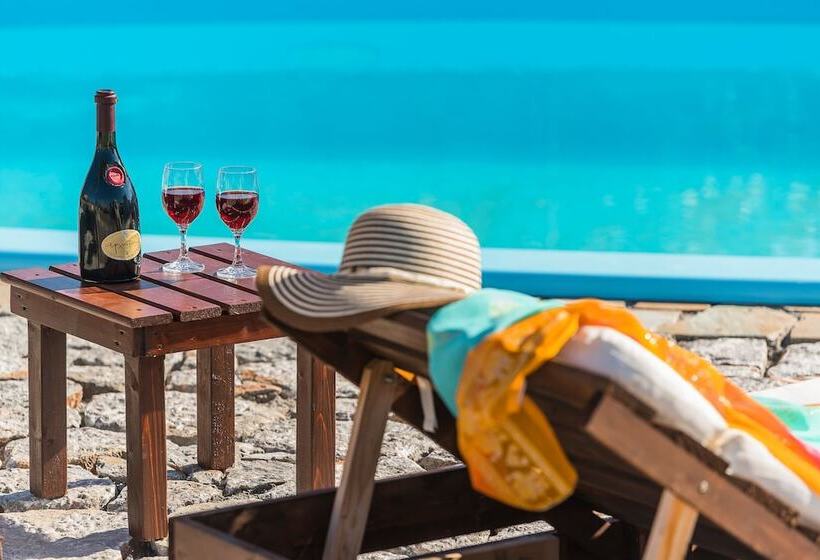 Maripaul Family Villa