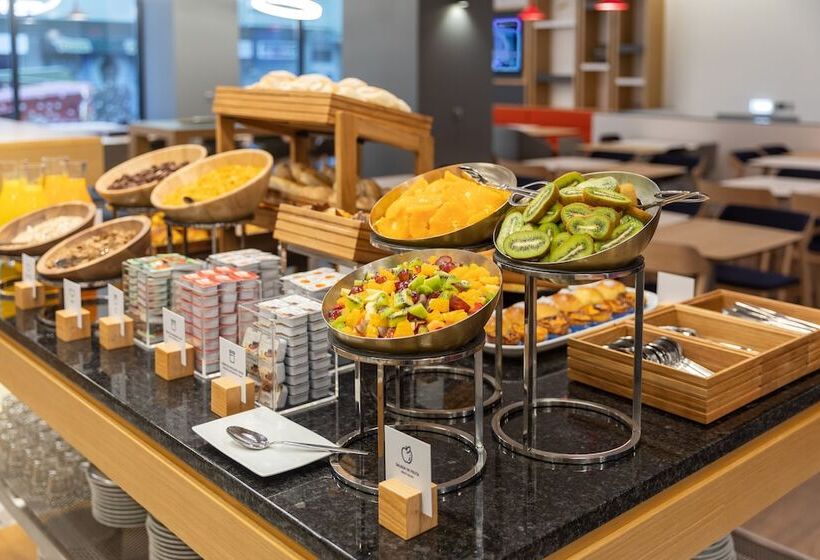 ホテル Holiday Inn Express Porto City Centre, An Ihg