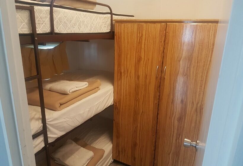 فندق Pelican Caravan Park