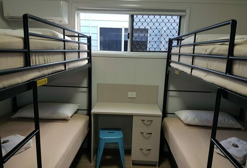 فندق Pelican Caravan Park