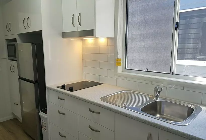 Hotelli Pelican Caravan Park