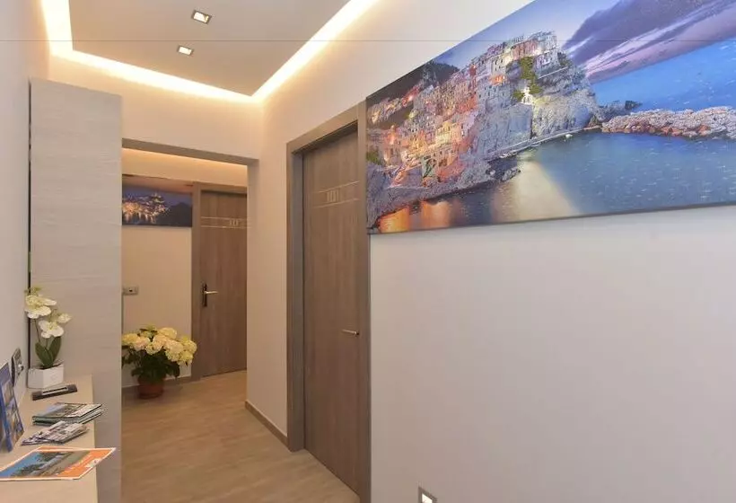 Lia Rooms 2