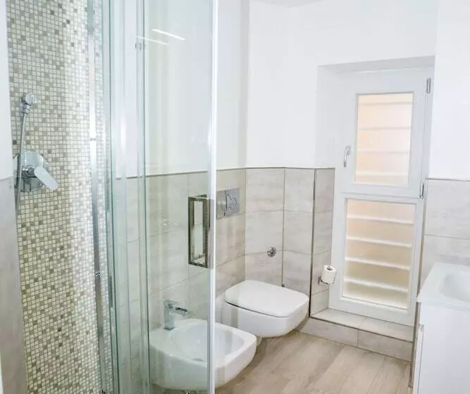 Lia Rooms 2