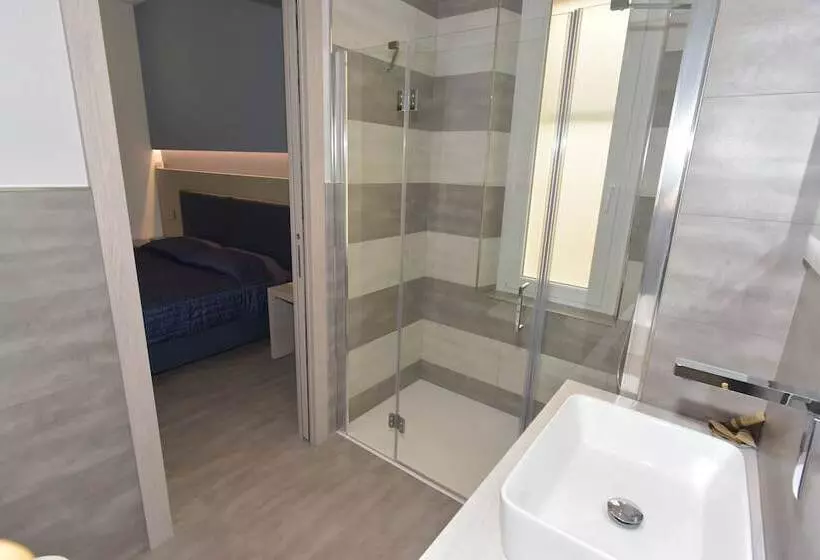 Lia Rooms 2