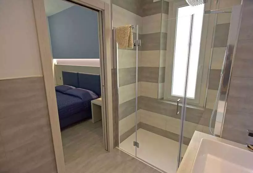 Lia Rooms 2