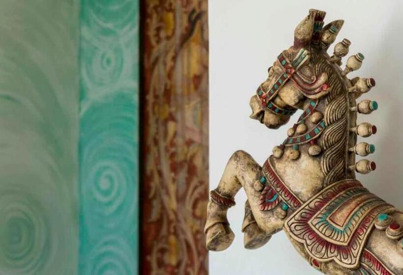 Пансион 18 Faces With Free Drop Off To Galle Fort By Tuktuk