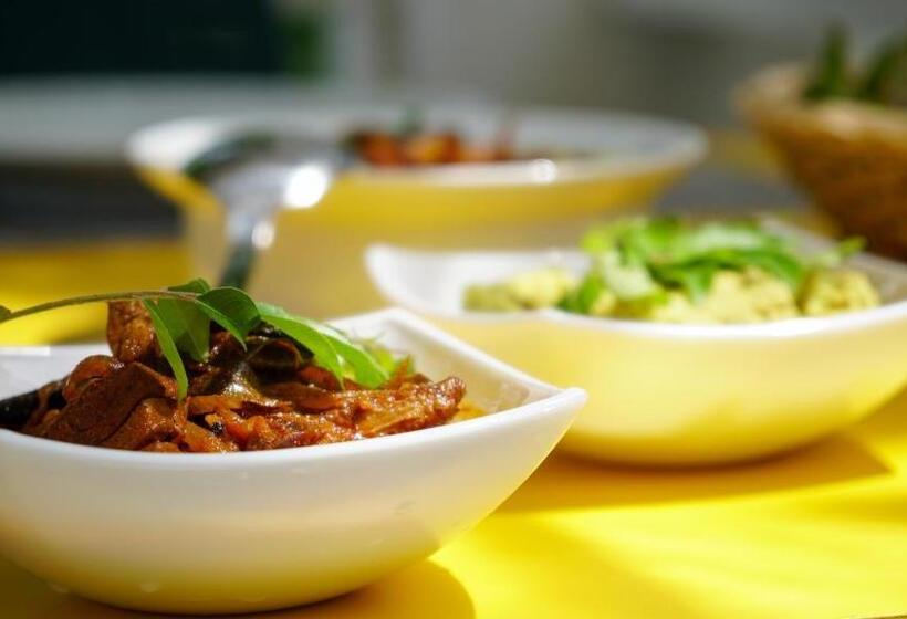 Пансион 18 Faces With Free Drop Off To Galle Fort By Tuktuk