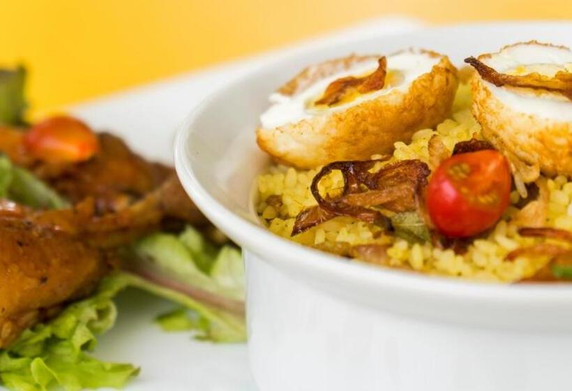 Пансион 18 Faces With Free Drop Off To Galle Fort By Tuktuk