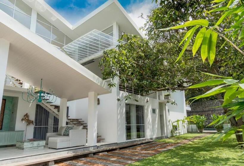 Пансион 18 Faces With Free Drop Off To Galle Fort By Tuktuk