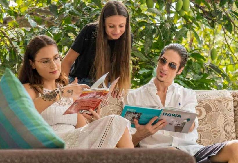 Пансион 18 Faces With Free Drop Off To Galle Fort By Tuktuk