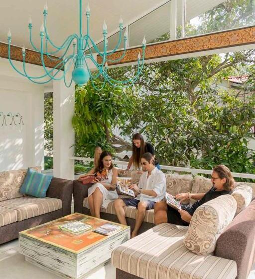 Пансион 18 Faces With Free Drop Off To Galle Fort By Tuktuk