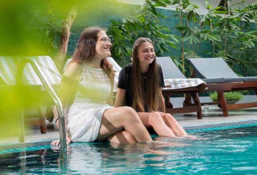 Пансион 18 Faces With Free Drop Off To Galle Fort By Tuktuk