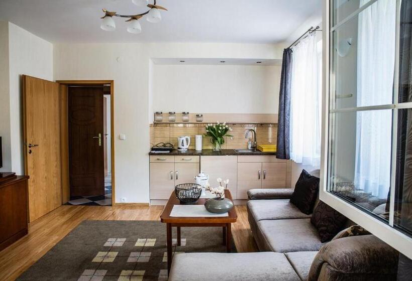 Pensjonat Przy Deptaku W Centrum Polanicy Zdrój