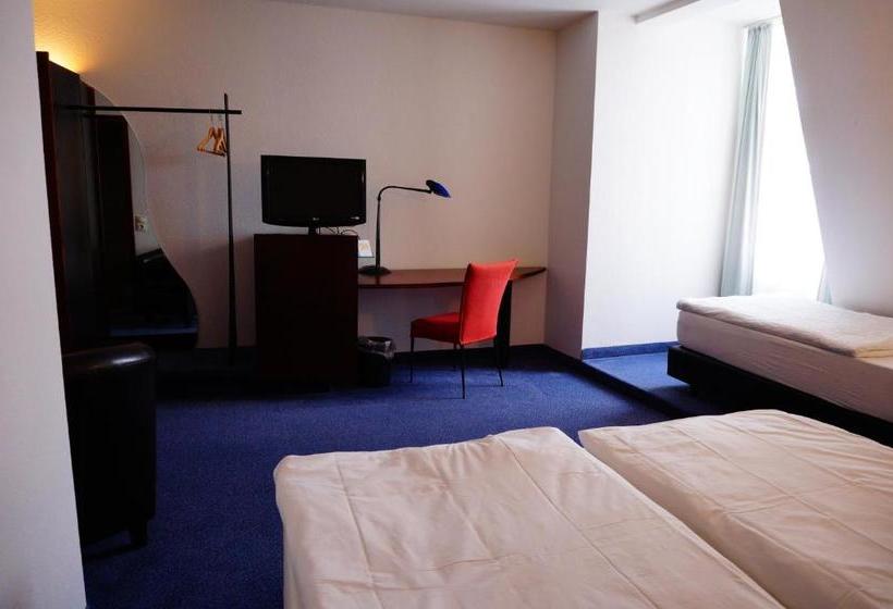 Sweet Dream Hostel & Pension  Self Checkin