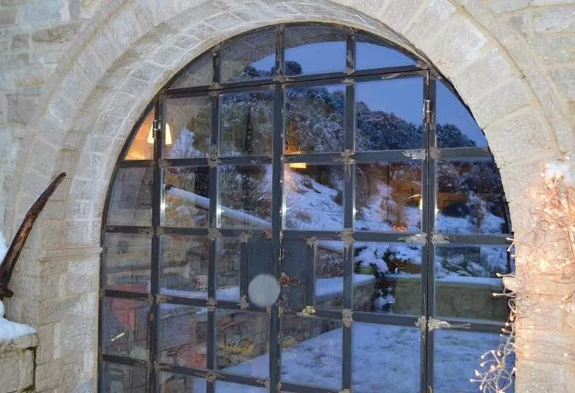 Anemi Country Cottage Inn