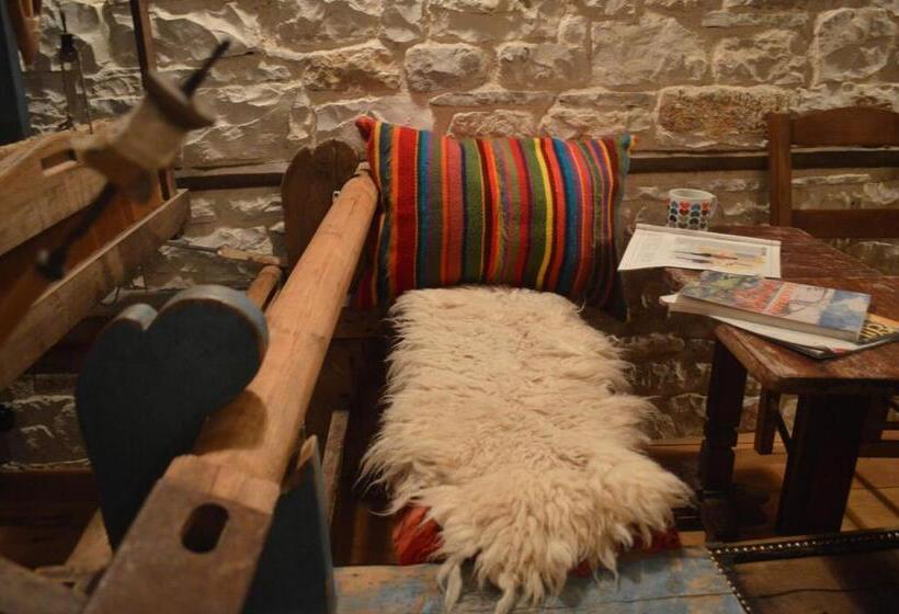 Anemi Country Cottage Inn