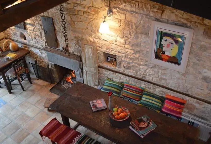 Anemi Country Cottage Inn