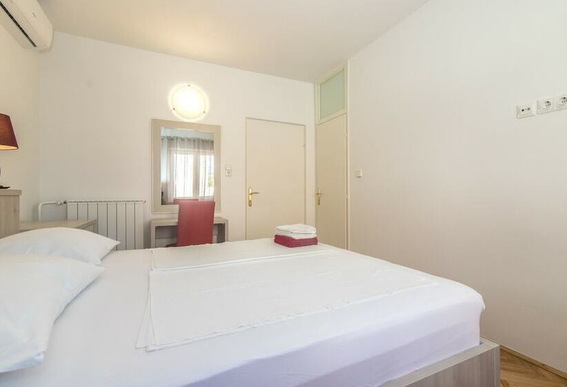 Apartments And Rooms Nada