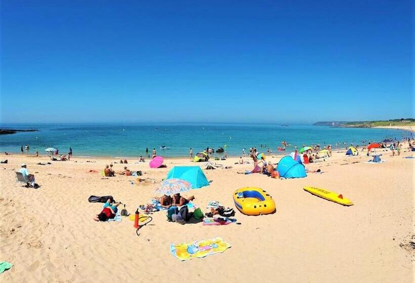 민박 La Fontaine De Resnel