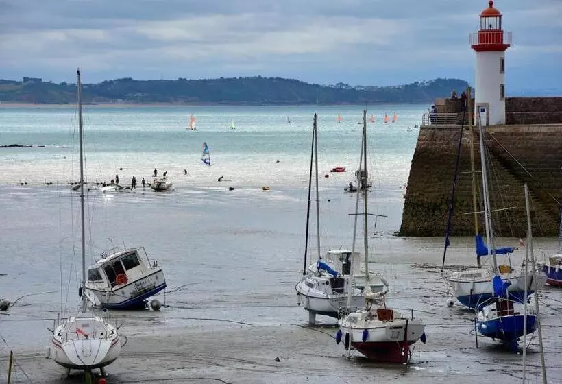 Aamiaismajoitus (B&B) La Fontaine De Resnel